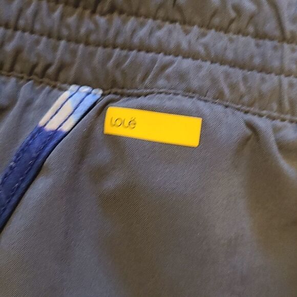 Lole‎ womens gray, purple and blue running shorts size medium - Picture 2 of 4